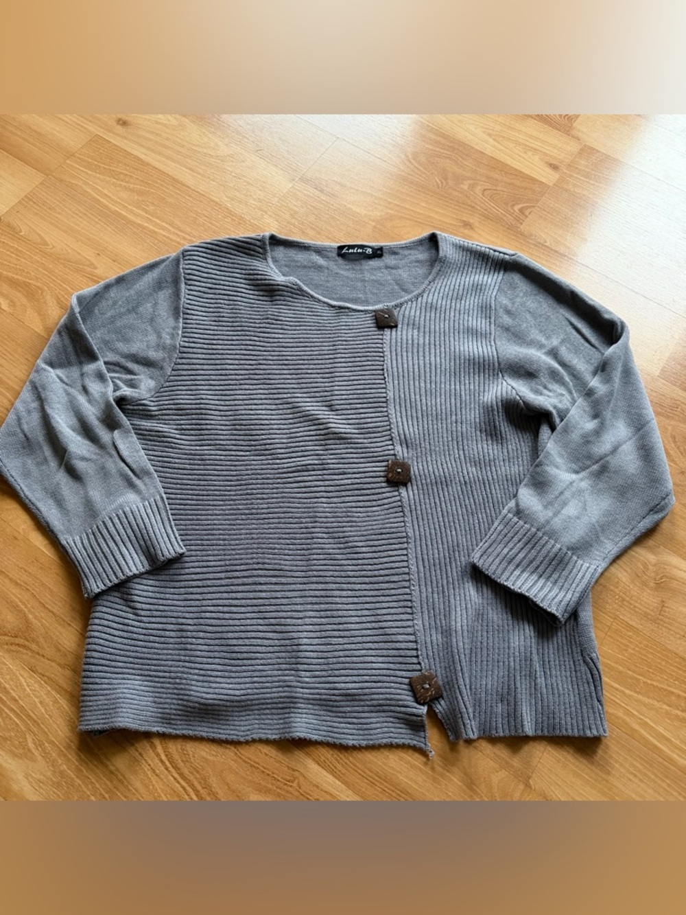 Lulu-B women’s gray textured sweater with‎ great details 50% cotton size XL